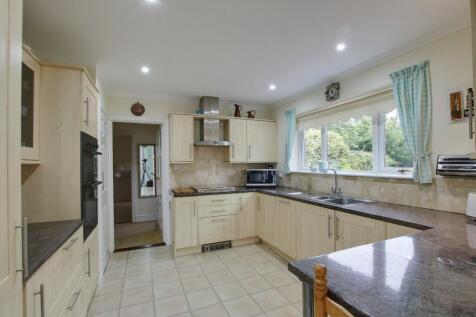 KITCHEN BREAKFAST ROOM