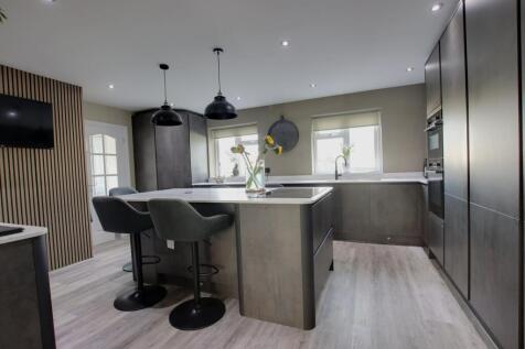 KITCHEN/BREAKFAST ROOM