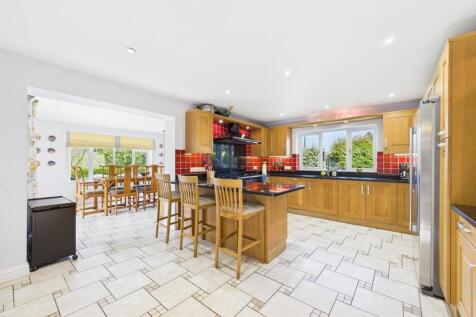Kitchen / Breakfast Room