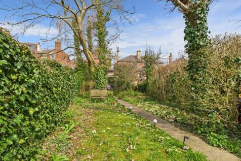 Primrose Lawn