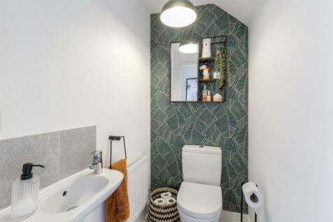 Cloakroom/WC