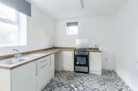 Alma Street kitchen1