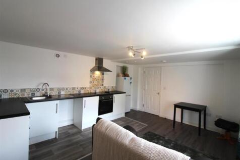 flat 3 26b living2.JPG