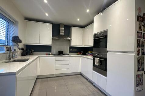 Dining Kitchen/Day Room