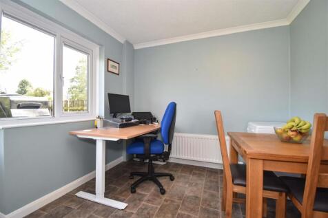 29 Howard Park Dining Kitchen b.jpg