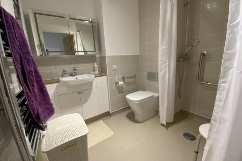 Wet room shower room