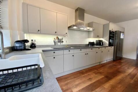 Kitchen/ Breakfast Room