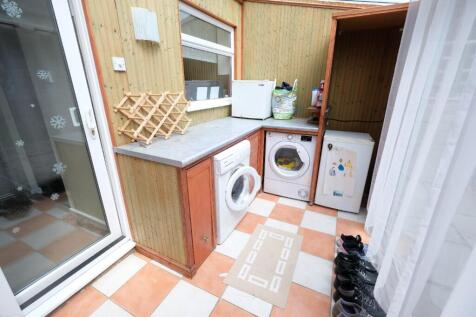 SUNROOM/UTILITY ROOM