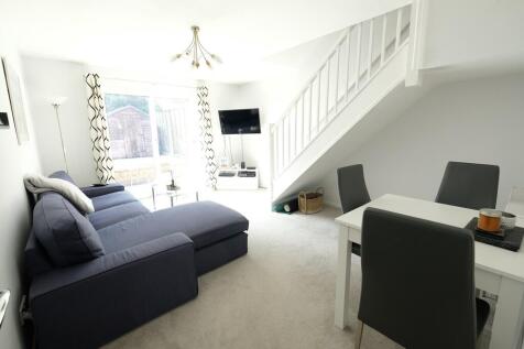 SITTING/DINING ROOM