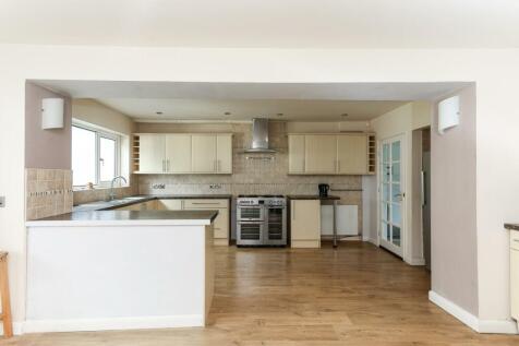 18-13 dining kitchen.jpg