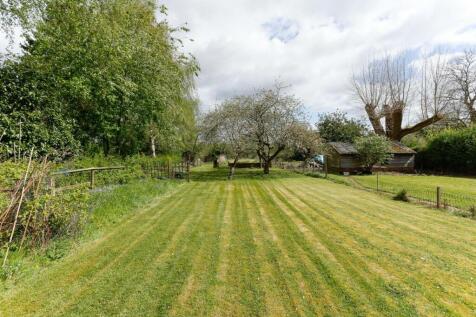 18-36  rear lawned area.jpg