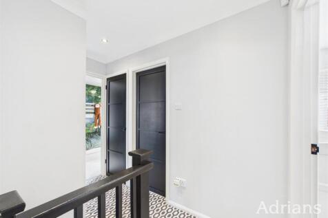 FIRST FLOOR LANDING