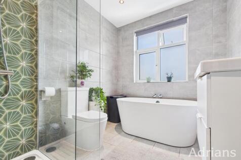 BATH / SHOWER ROOM