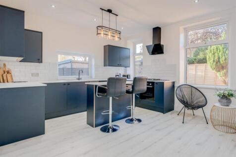 4 Cliffe End Road-26.jpg