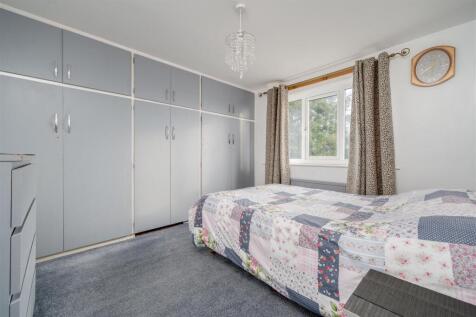 23 Knaresborough Drive-6.jpg