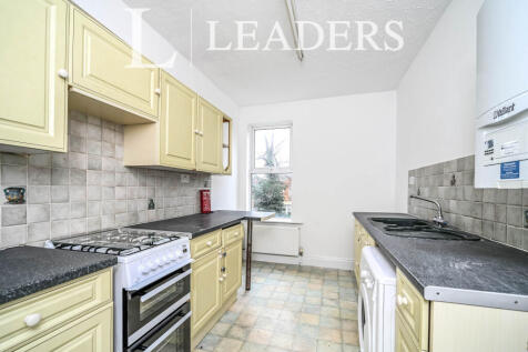 3, 34 De Parys Avenu