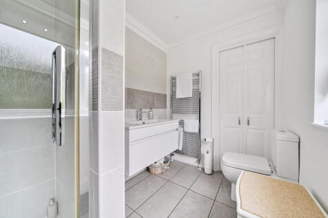 1305490-19-684972...