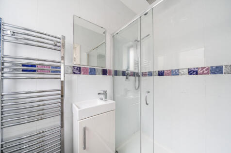 1376628-7-690b4d5...