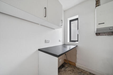 1376628-11-690b4d...