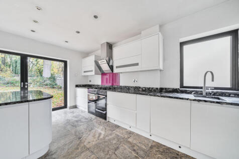 1376628-12-690b4d...