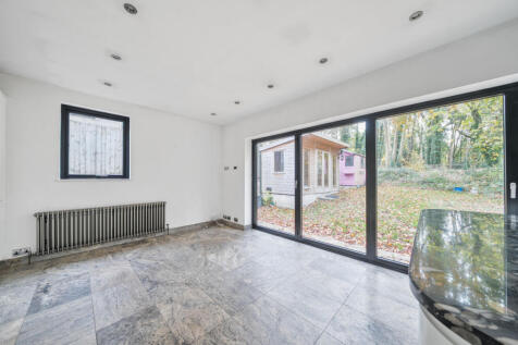 1376628-16-690b4d...