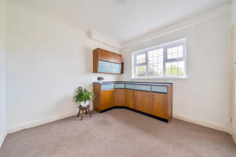 1369660-12-68f79f...