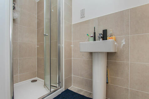 En Suite to Maste...