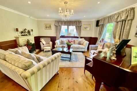 Sitting Room/ Music Room
