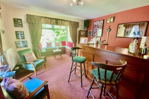 Summer Room/ Bar
