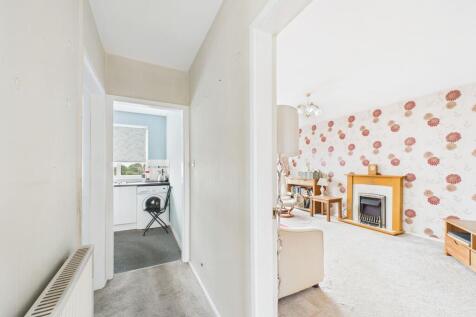 Hallway into Kitchen and Lounge