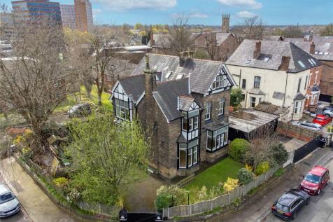 Cambridge Grove, Monton, M30