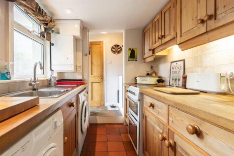 174 High Road  (6).jpg