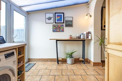 200  High Road,  CM16 6EF (7).jpg