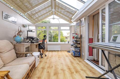 34, Blackacre Road (11).jpg