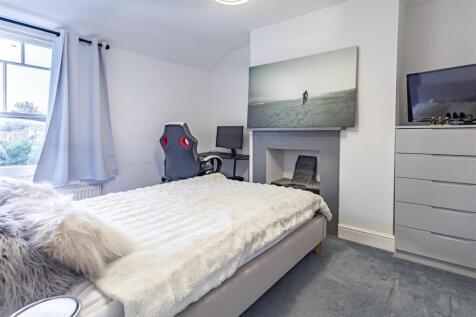 209 Manor Rd (9).jpg