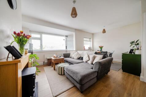 Living Room/ Dining Room