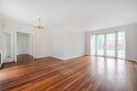 Living Room/ Dining Room