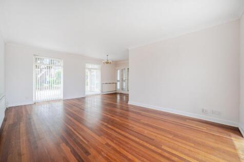 Living Room/ Dining Room