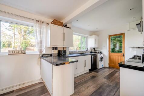 Kitchen/ Dining Room