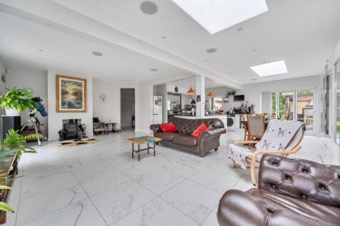 Kitchen/ Reception Room