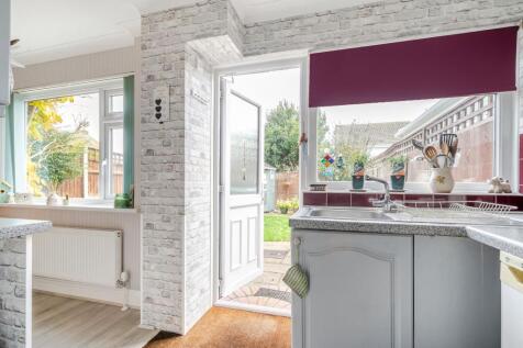 Kitchen/ Dining Room