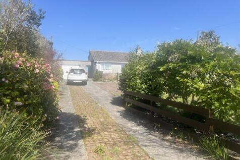 Detached Garage &amp; Drive