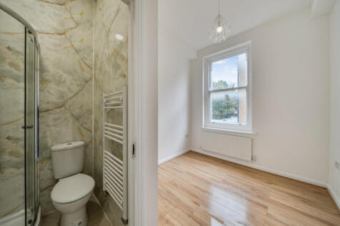 1372751-5-68f8d7e...