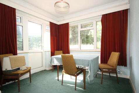 Bedroom / Dining Room