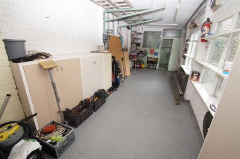 Garage/Workshop