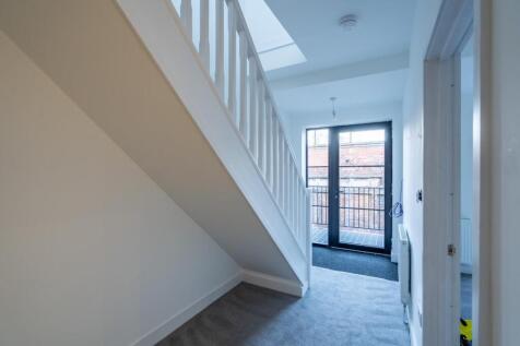 show flat out back-17.jpg