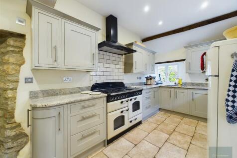 CAM02558G0-PR0076-ST