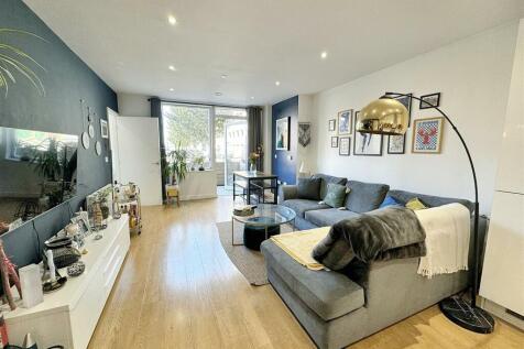 Lounge/Kitchen