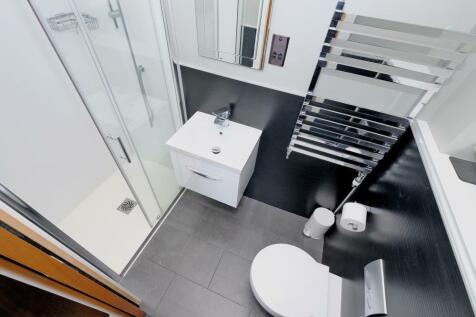 314GWR_Bedroom1_Bath1
