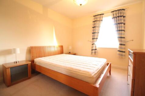 Master Bedroom (2)